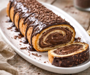 Rolada eklerowa – ciasto parzone w nowej formie. Krem jest tak jedwabisty, że znika pierwszy