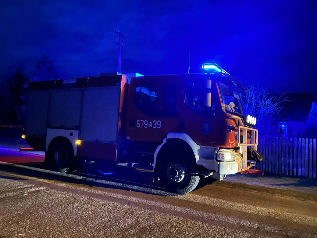 Zginął zmiażdżony przez busa pod własnym domem! Tragedia pod Łochowem
