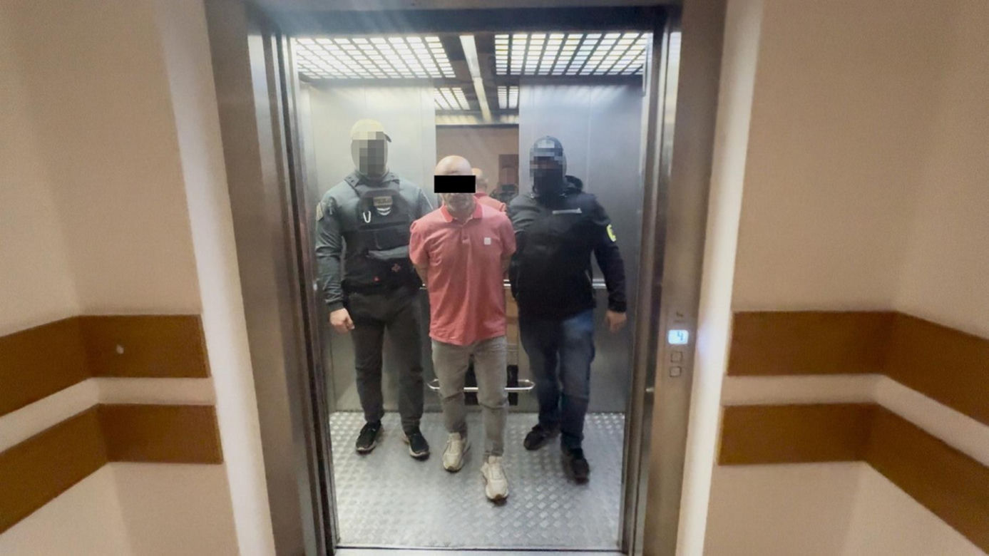 Siedem osób zatrzymanych za posiadanie broni. Wśród nich "wor w zakonie". Przyjechał do Polski wykonać zlecenie
