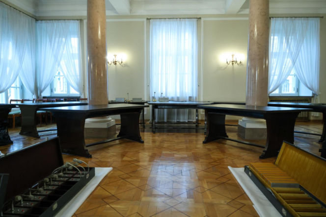 Demontaż okrągłego stołu w Pałacu Prezydenckim