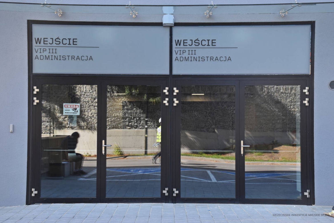 Budowa stadionu w Szczecinie dobiega końca. Trwają prace wykończeniowe i porządkowe