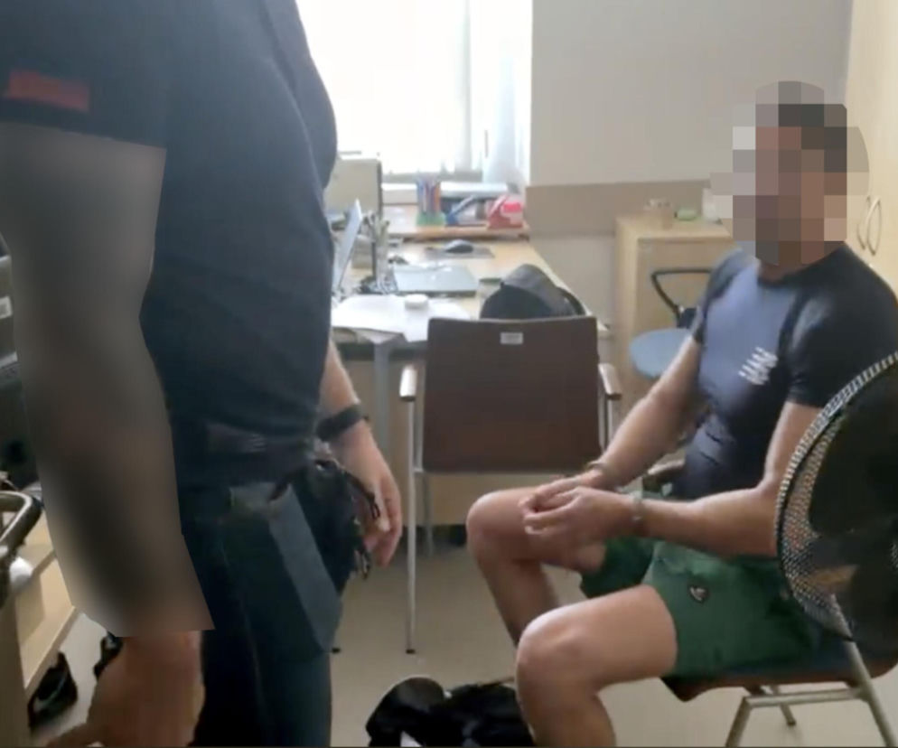 Krążył po Warszawie w poszukiwaniu aut. Złapali go z gameboyem