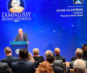 Prezes NBP Adam Glapiński z nagrodą Lámfalussy Award