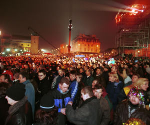 Sylwester w Warszawie sprzed lat. Tak stolica witała dawniej Nowy Rok