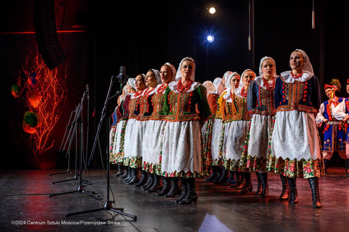Koncert wielkanocny Zespołu Pieśni i Tańca Świerczkowiacy w Centrum Sztuki Mościce