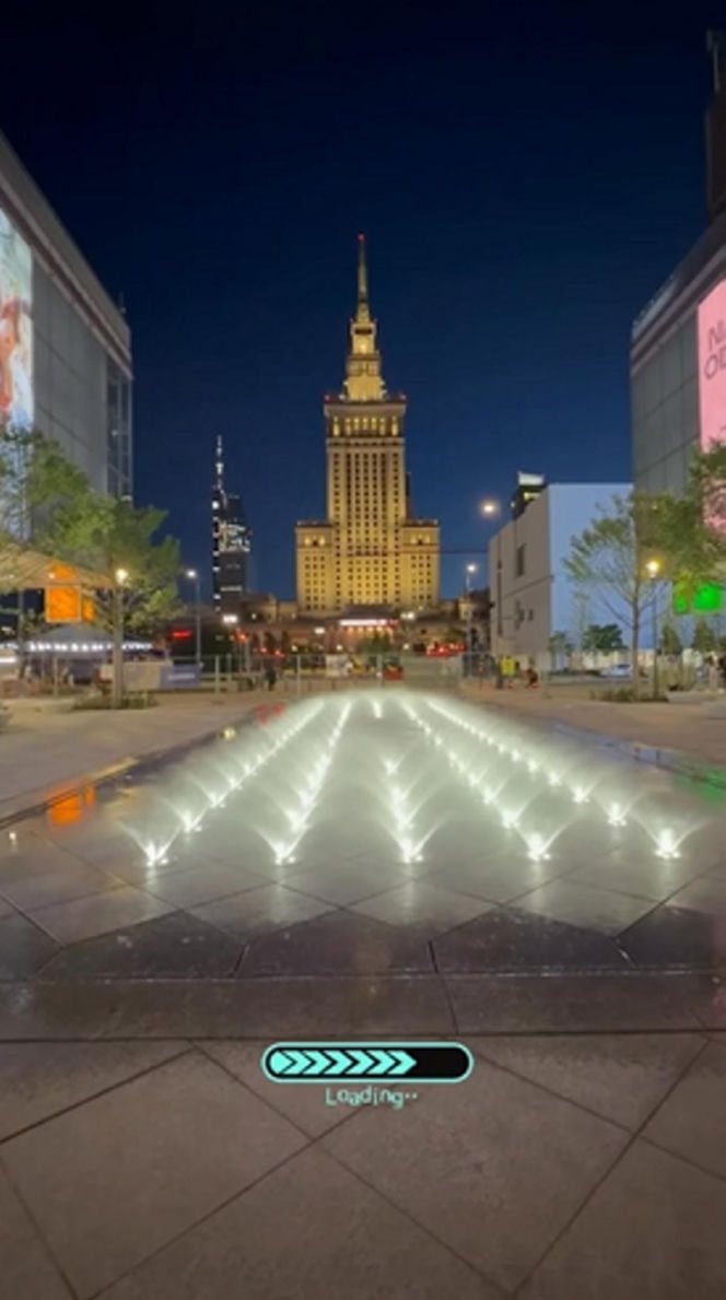 Fontanna w miejscu tunelu na Złotej. Trwają ostatnie prace