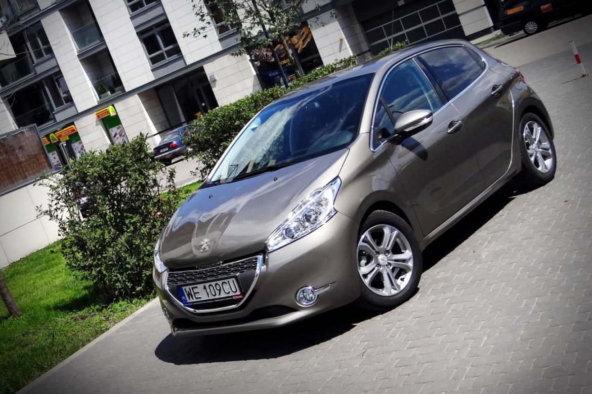 Peugeot 208