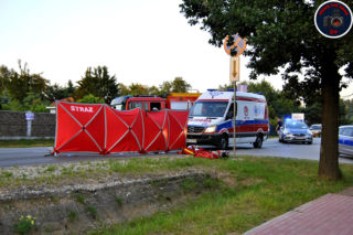 Pruszków: Tragiczny wypadek motocyklisty w Otrębusach. Pasażerkę czeka amputacja! [GALERIA]