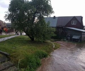 Nawałnica w Krynkach. Ulice jak rzeki, a boisko jak jezioro [ZDJĘCIA]