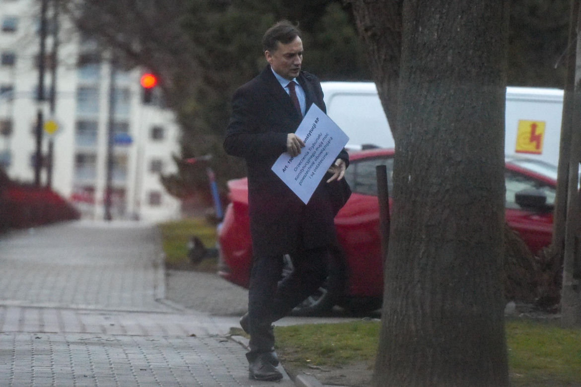 Zbigniew Ziobra wraca do domu po zatrzymaniu