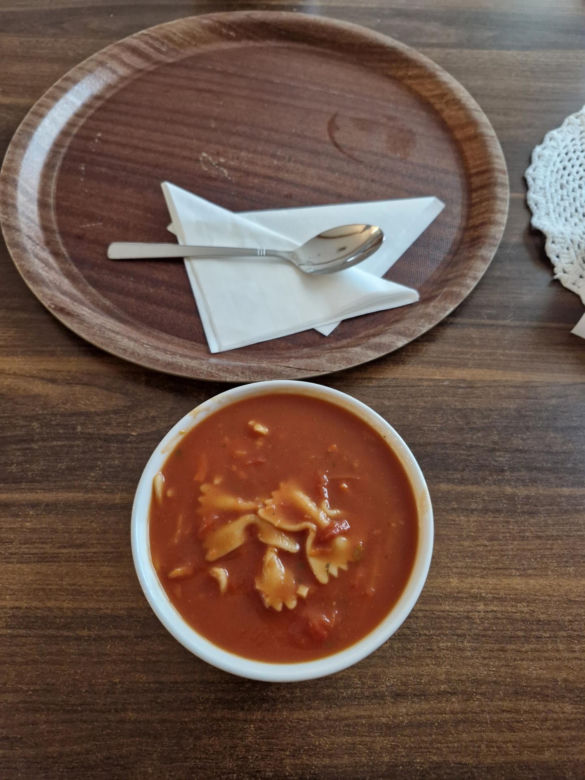 Smacznie, sycąco i niedrogo - tak zjemy w restauracji przy kościele ojca Tadeusza Rydzyka
