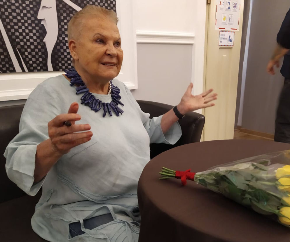 Po spotkaniu autorskim 27 października wieczorem Elżbieta Dzikowska podpisała swoje książki i rozdawała autografy mieszkańcom Siedlec