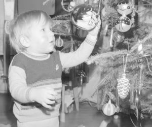 Tak ubierano choinki w PRL-u. Te archiwalne zdjęcia to prawdziwe perełki!