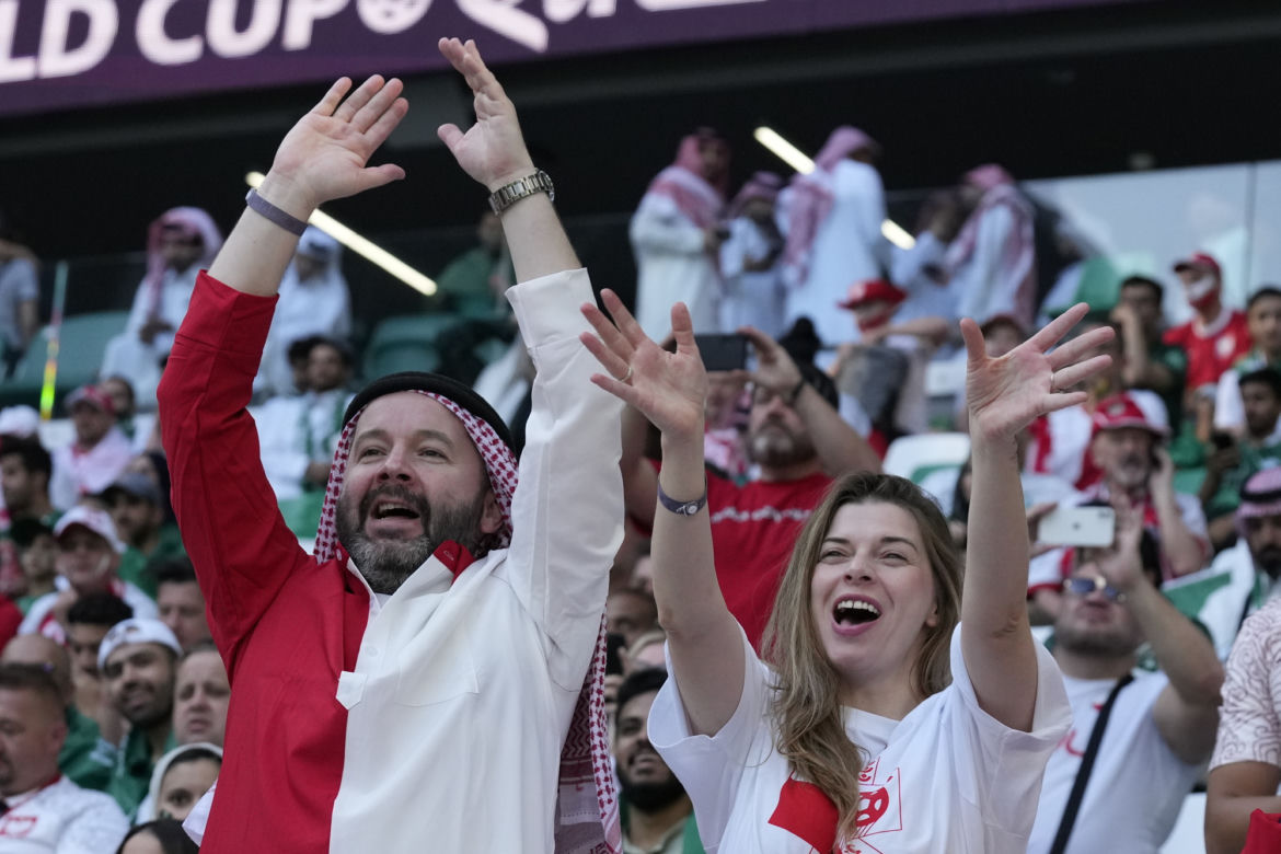 Piękne fanki na meczu Polska - Arabia Saudyjska
