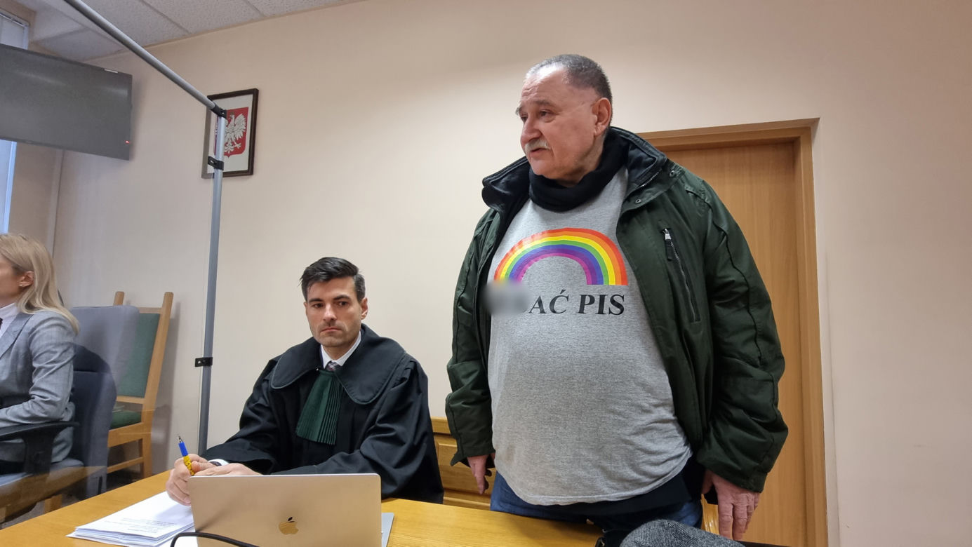 Wyrok za wulgarny napis na koszulce