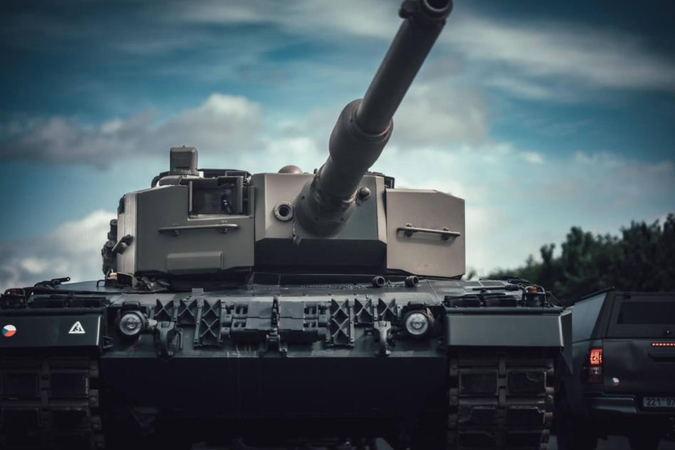 Koniec ery T-72 w Czechach. 42 czołgi Leopard 2A4 w komplecie