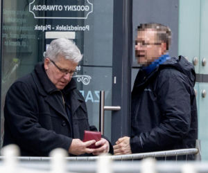 Bronisław Komorowski gnał do krawca z dżinsami. Po drodze złamał prawo!