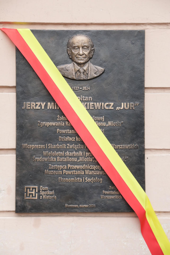 Odsłonięto tablicę upamiętniającą powstańca warszawskiego Jerzego Mindziukiewicza „Jura”