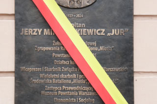 Odsłonięto tablicę upamiętniającą powstańca warszawskiego Jerzego Mindziukiewicza „Jura”