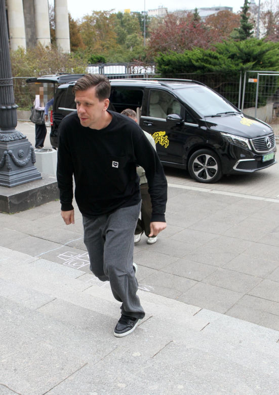 Szczęsny biegnie na premierę filmu
