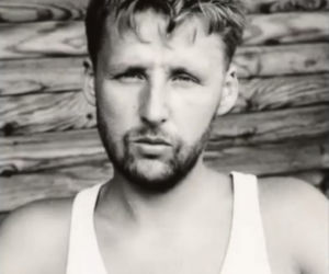 Marek Migalski lansuje się w samym podkoszulku