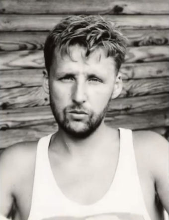 Marek Migalski lansuje się w samym podkoszulku