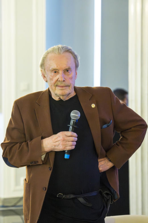 Daniel Olbrychski pastwi się nad "Lalką"