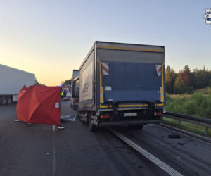 Wypadek na A4 w Katowicach. Zderzyły się dwie ciężarówki, są ranni