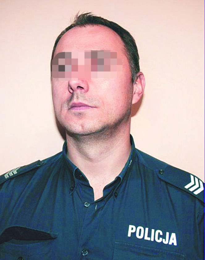 Pijani dzielnicowi rozbijali się po mieście