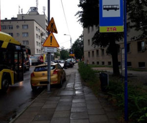 Ponad 1300 mandatów dla kierowców w Katowicach za złe parkowanie. Zobaczcie najlepszych mistrzów parkowania [ZDJĘCIA]