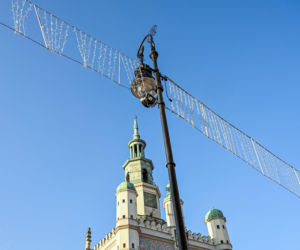 Trwa montaż choinki i świątecznych iluminacji