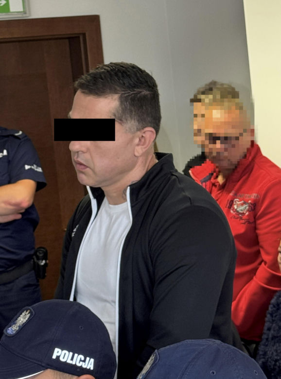 Wywieźli Roberta w bagażniku, Przypalali go maczetą i kopali