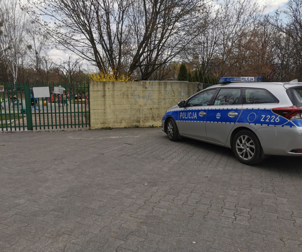 Alarmy bombowe znów paraliżują przedszkola w Warszawie. Ewakuacje w całej stolicy