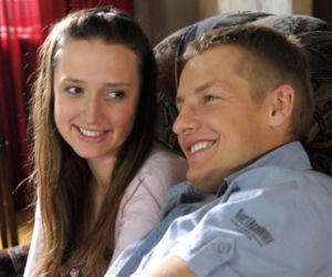 M jak miłość. Paweł (Rafał Mroczek), Sylwia (Anna Gzyra)