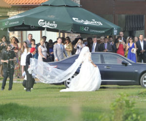 Ślub Michała Wiśniewskiego i Dominiki Tajner. Ślubnym samochodem był Lexus LS