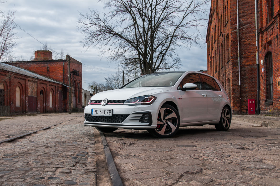 Volkswagen Golf 2.0 TSI GTI Performance 245 KM
