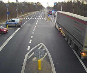 Gielniów. Nie żyje 23-latek, druga osoba ranna! UTRUDNIENIA po zderzeniu ciężarówek [ZDJĘCIA]