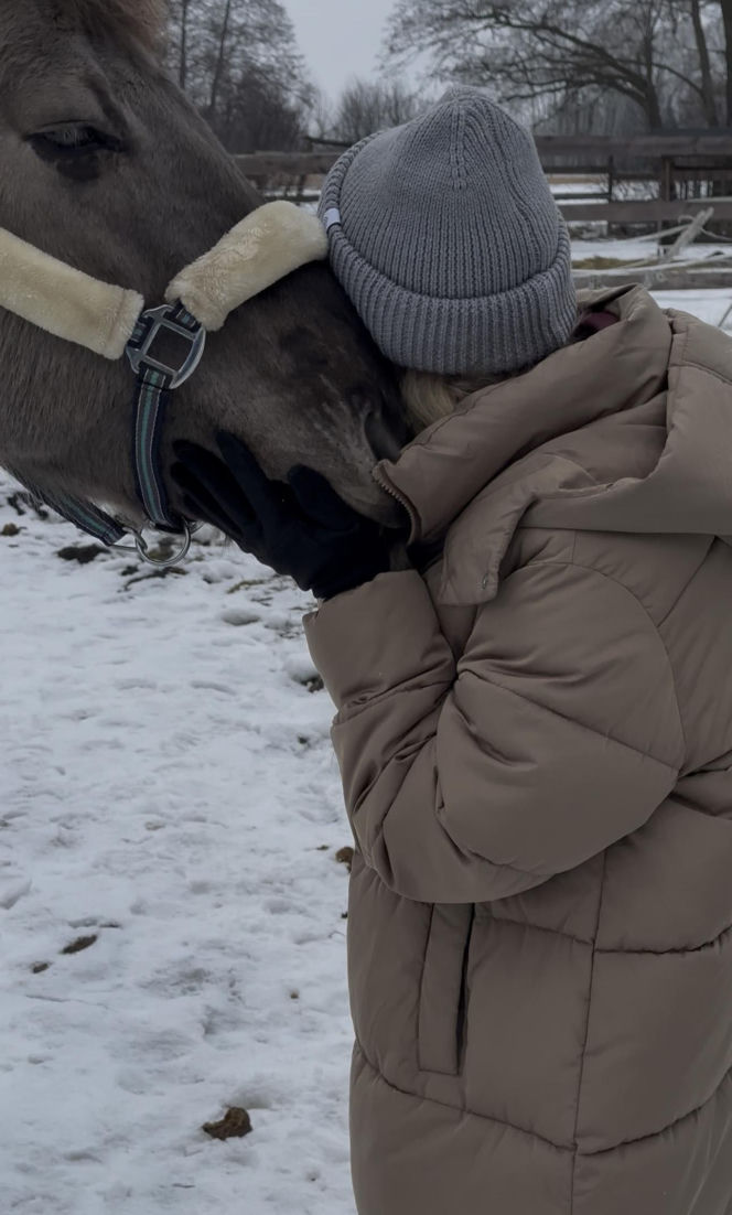 Joanna Krupa odwiedza schronisko dla zwierząt