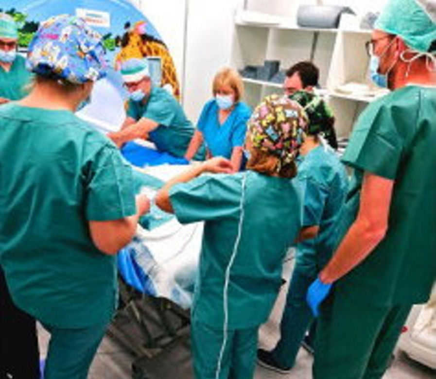 Niezwykłe osiągnięcie lekarzy z Warszawy. Usunęli z głowy Natanka guza mózgu