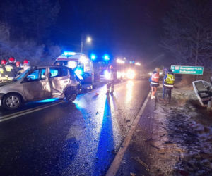 Parszów. 31-letni diakon zginął w wypadku! Jego toyota zderzyła się z dwoma innymi autami [ZDJĘCIA]
