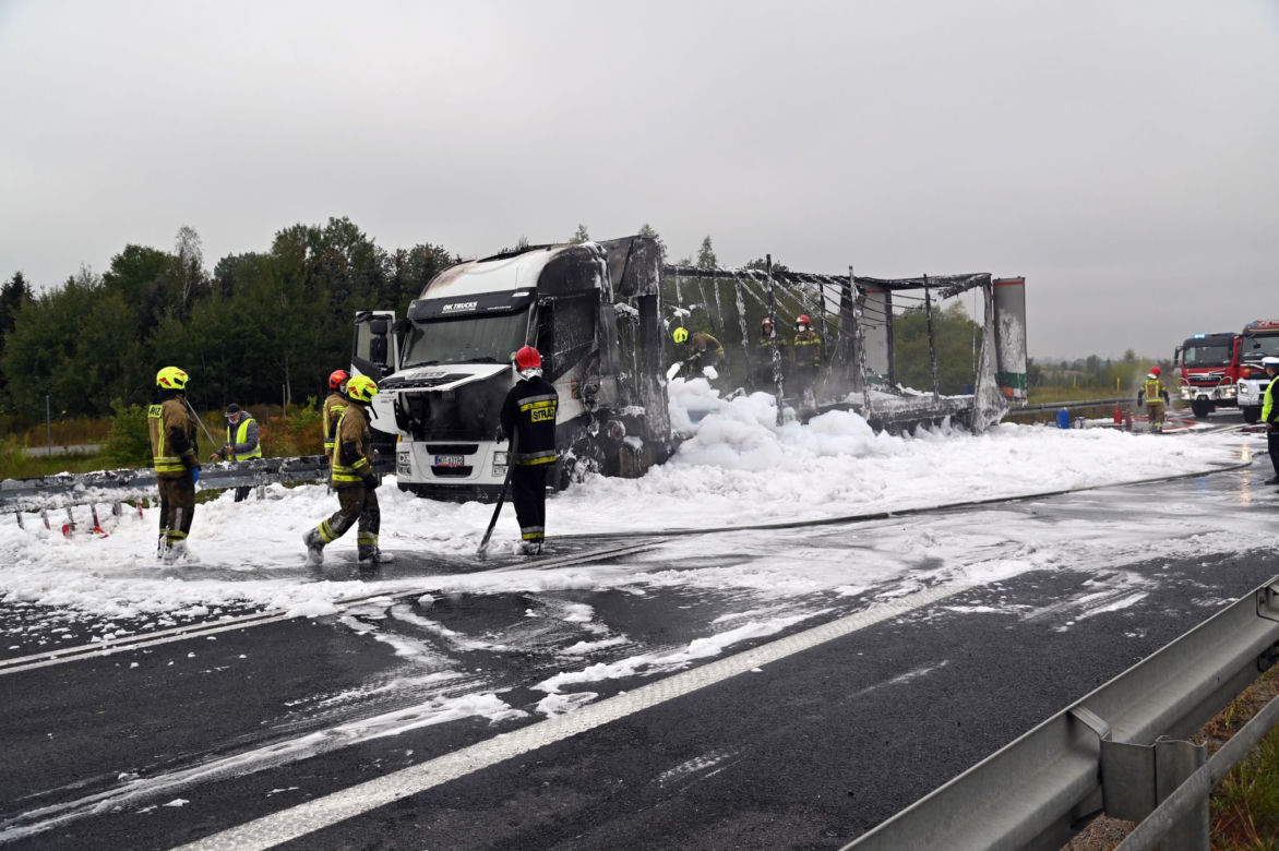Pożar ciężarówki na S10 pod Stargardem