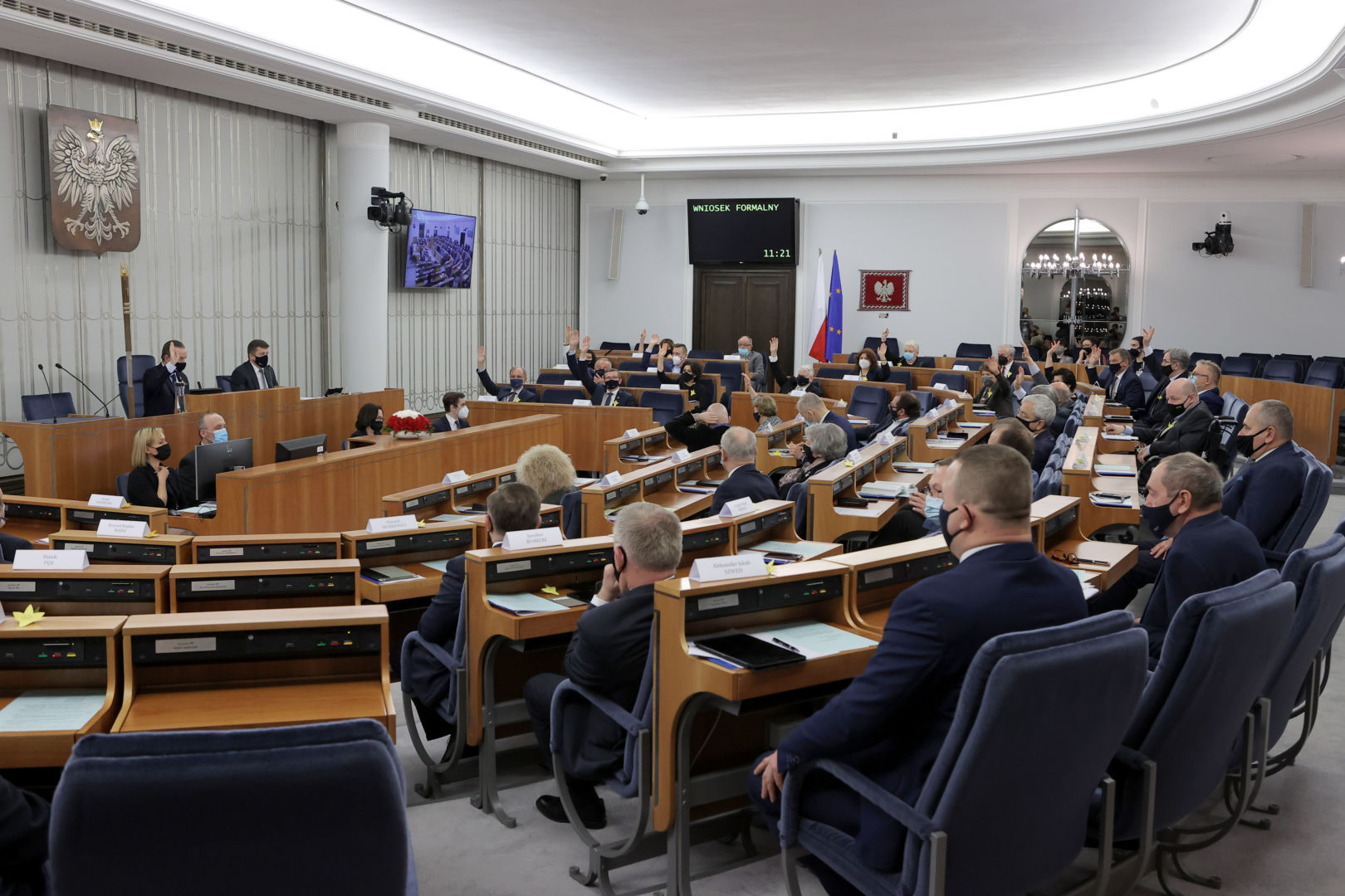 Polacy nie wierzą w prawicowy pakt senacki. Wyniki sondażu nie pozostawiają złudzeń