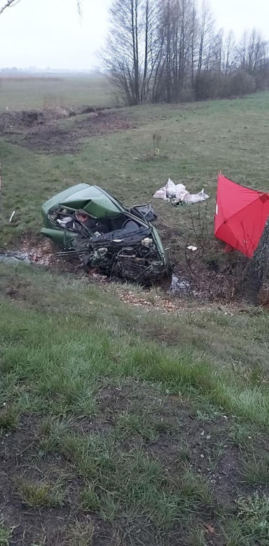 Wypadek śmiertelny w Horodniance. Kierowca opla zginął na miejscu [ZDJĘCIA]