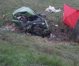 Wypadek śmiertelny w Horodniance. Kierowca opla zginął na miejscu [ZDJĘCIA]
