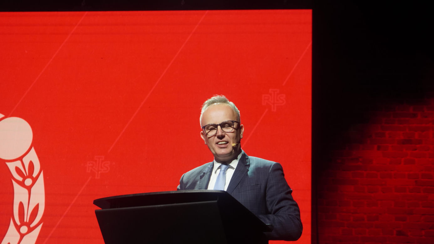 Wielki dzień w ponad 100-letniej historii Widzewa. Robert Dobrzycki oficjalnie nowym właścicielem klubu