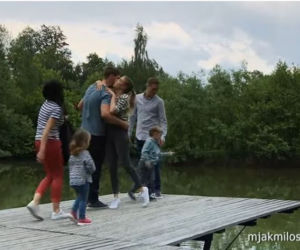 M jak miłość po wakacjach 2019. Marcin (Mikołaj Roznerski), Iza (Adriana Kalska), Szymek (Staś Szczypiński), Olek (Maurycy Popiel), Aga (Ina Sobala)