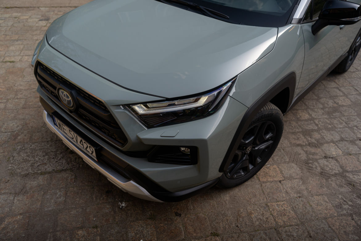Toyota RAV4 Adventure Hybrid Dynamic Force 222 KM i-AWD e-CVT