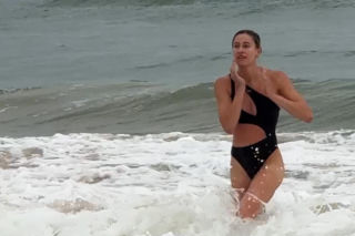 Natalia Bukowiecka i spółka w wodzie