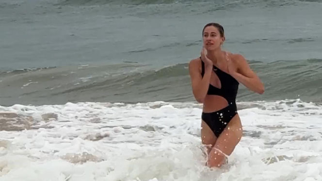 Natalia Bukowiecka i spółka w wodzie