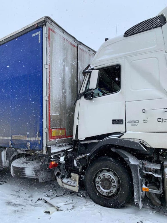 Duże utrudnienia na A2! Zderzyły się CZTERY ciężarówki